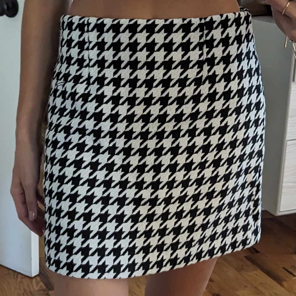 Hounds tooth mini skirt